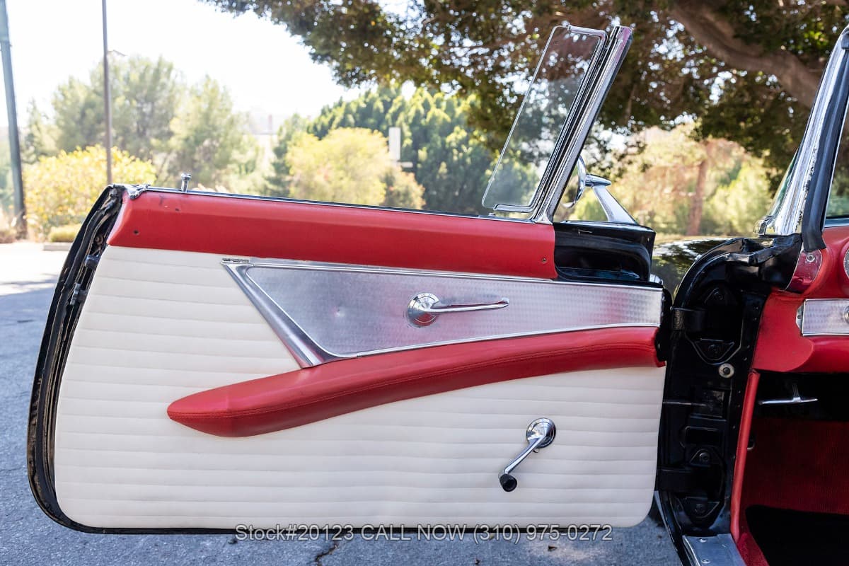 1956 Ford Thunderbird Convertible thumbnail 16