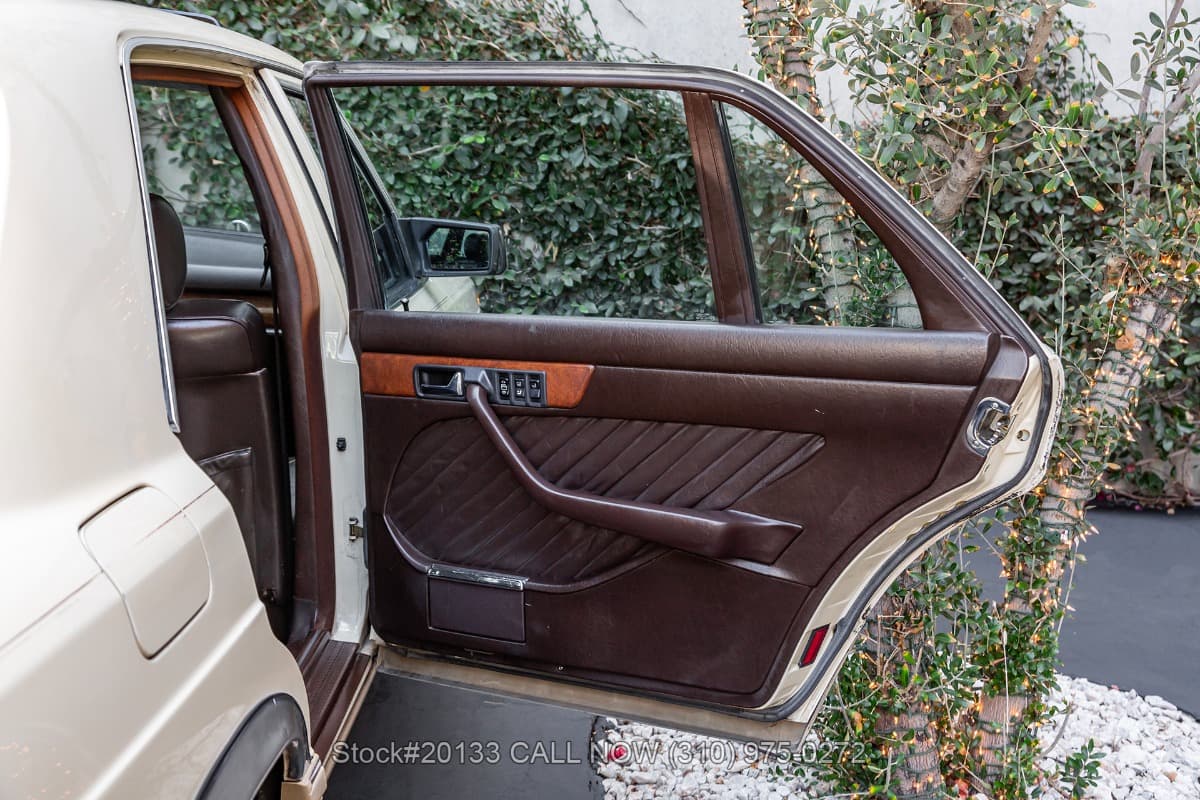 1989 Mercedes 560SEL thumbnail 16