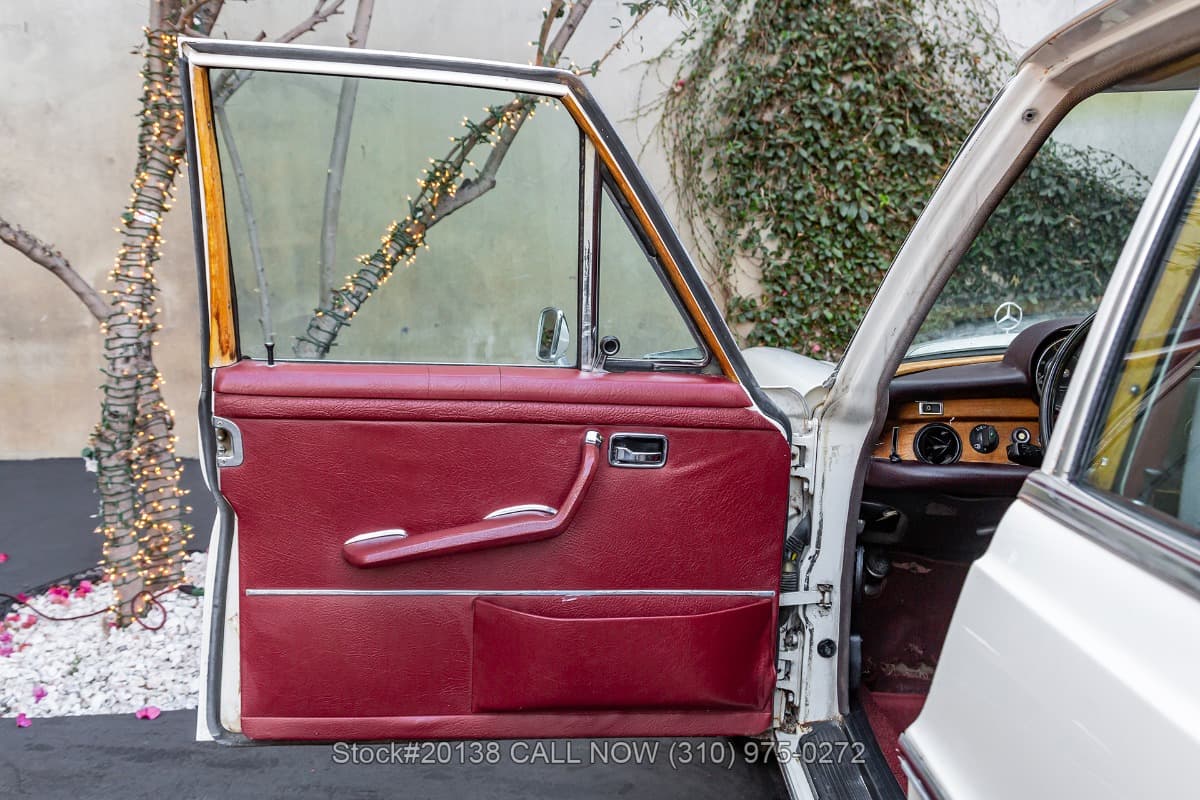 1972 Mercedes 280SE 4.5 thumbnail 12