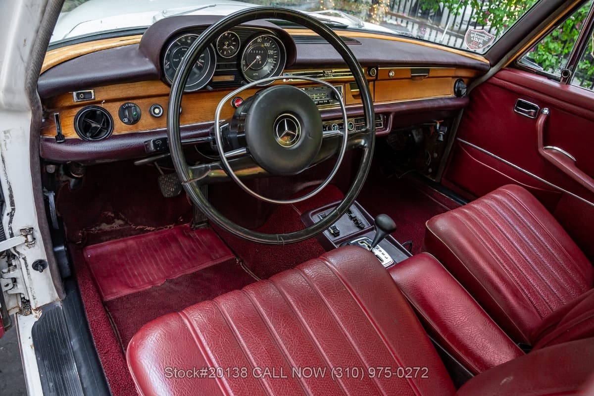 1972 Mercedes 280SE 4.5 thumbnail 13