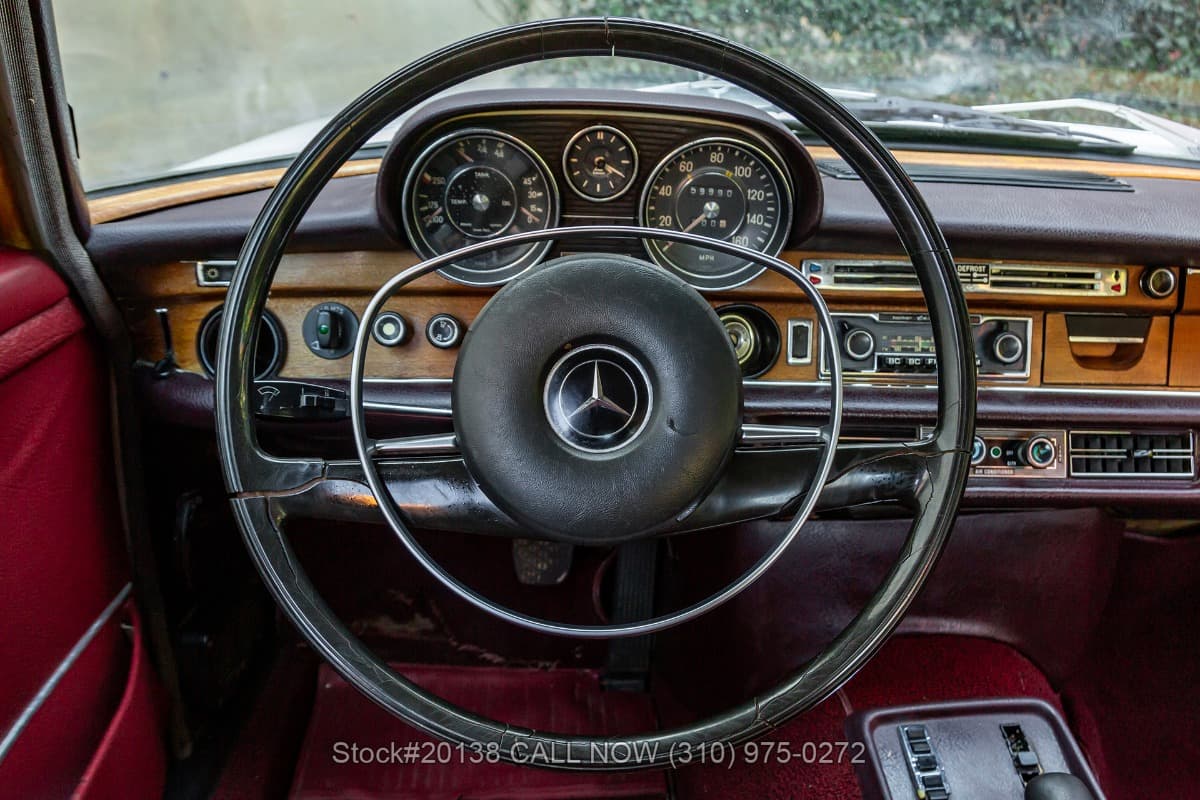 1972 Mercedes 280SE 4.5 thumbnail 14
