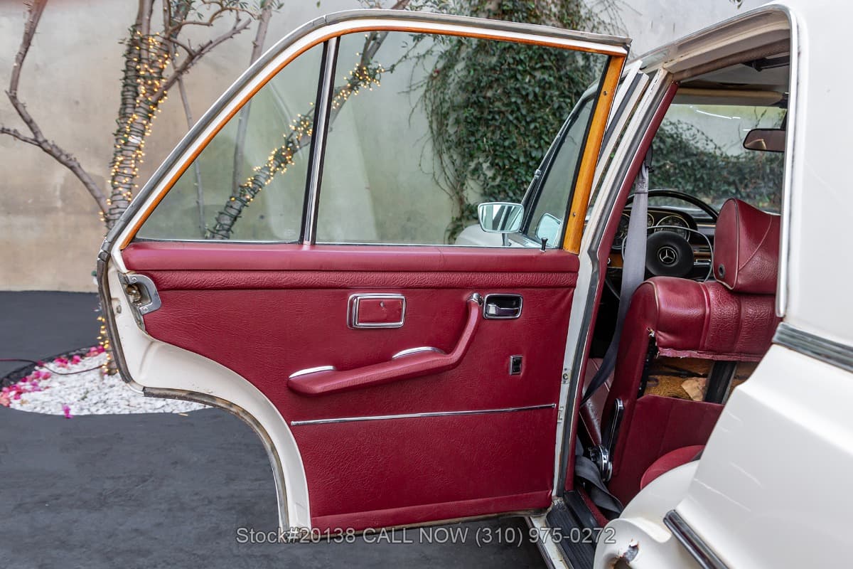 1972 Mercedes 280SE 4.5 thumbnail 15