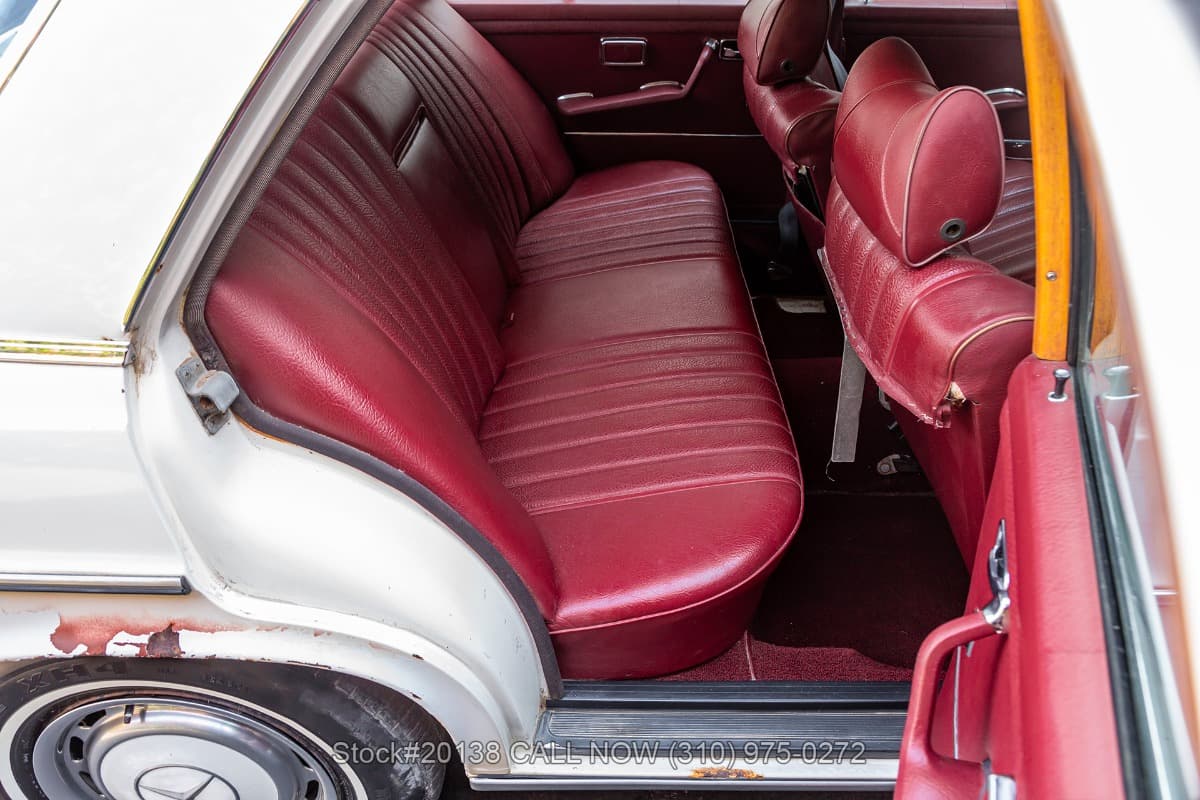1972 Mercedes 280SE 4.5 thumbnail 16
