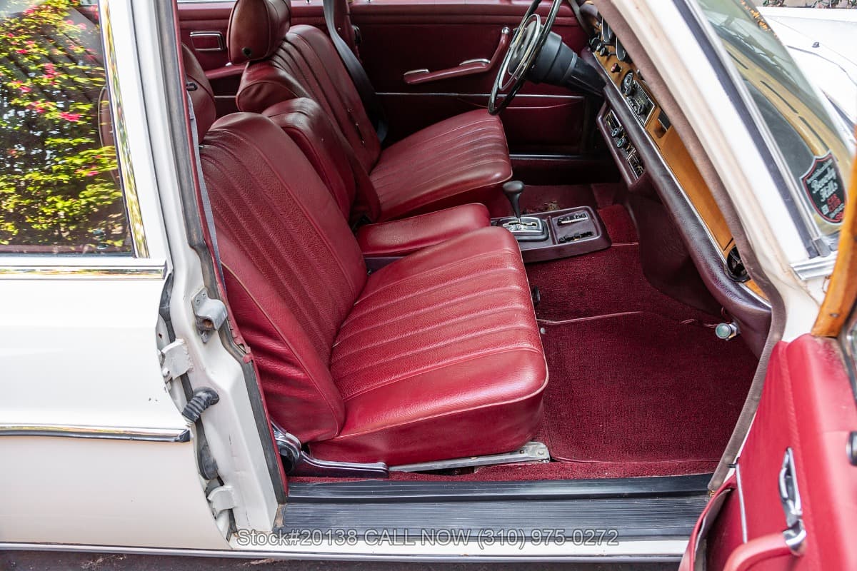 1972 Mercedes 280SE 4.5 thumbnail 18