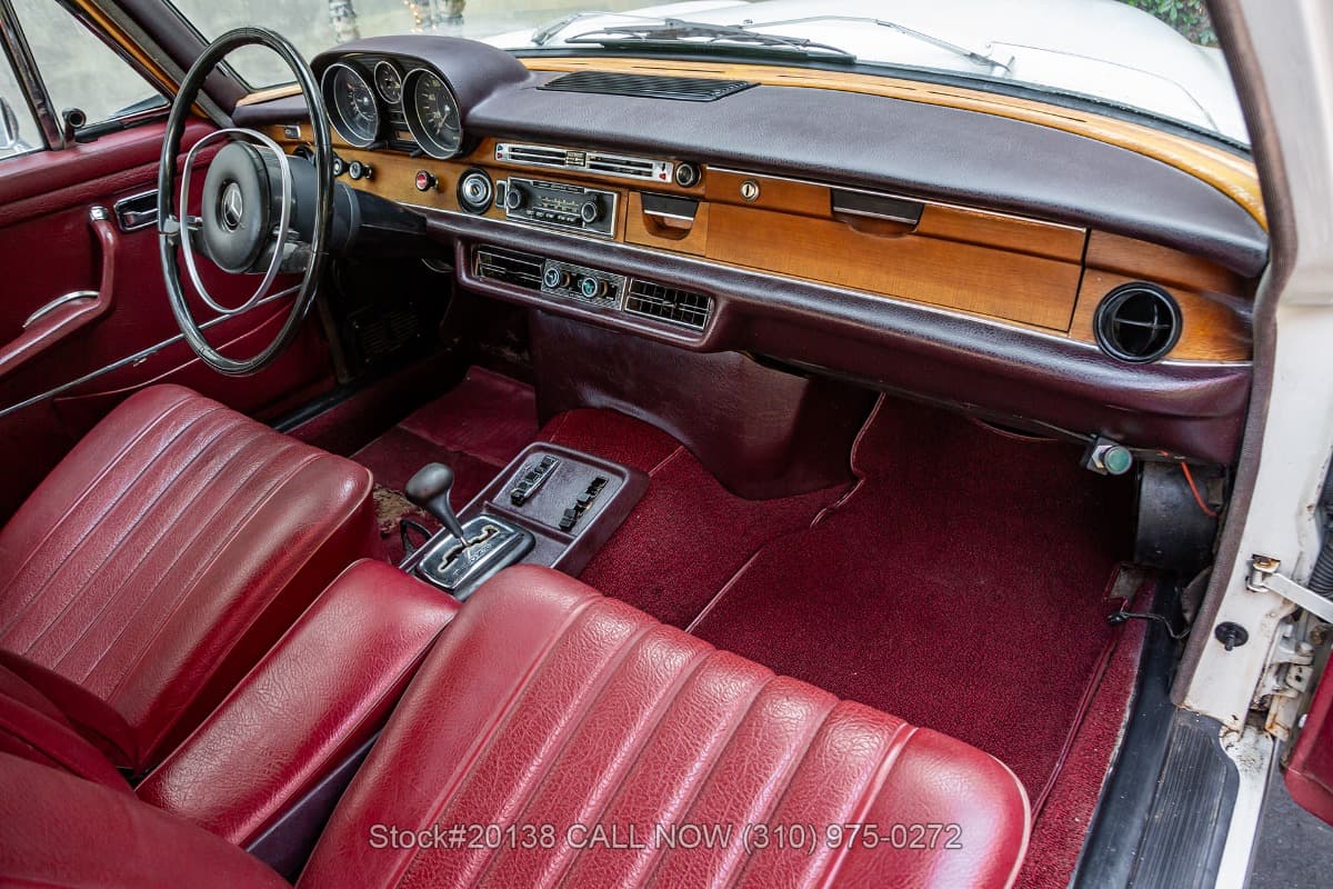 1972 Mercedes 280SE 4.5 thumbnail 19