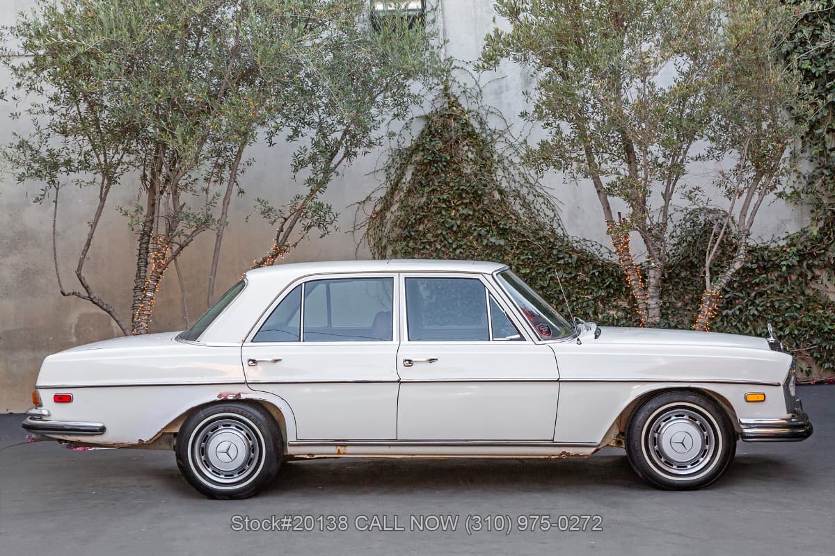 1972 Mercedes 280SE 4.5 thumbnail 4