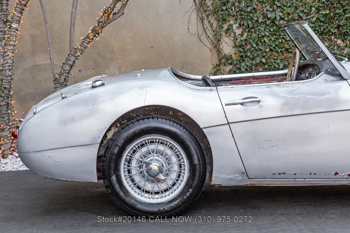 1959 Austin-Healey 100-6 Convertible Sports Car thumbnail 9