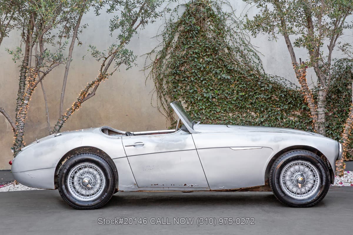 1959 Austin-Healey 100-6 Convertible Sports Car thumbnail 4