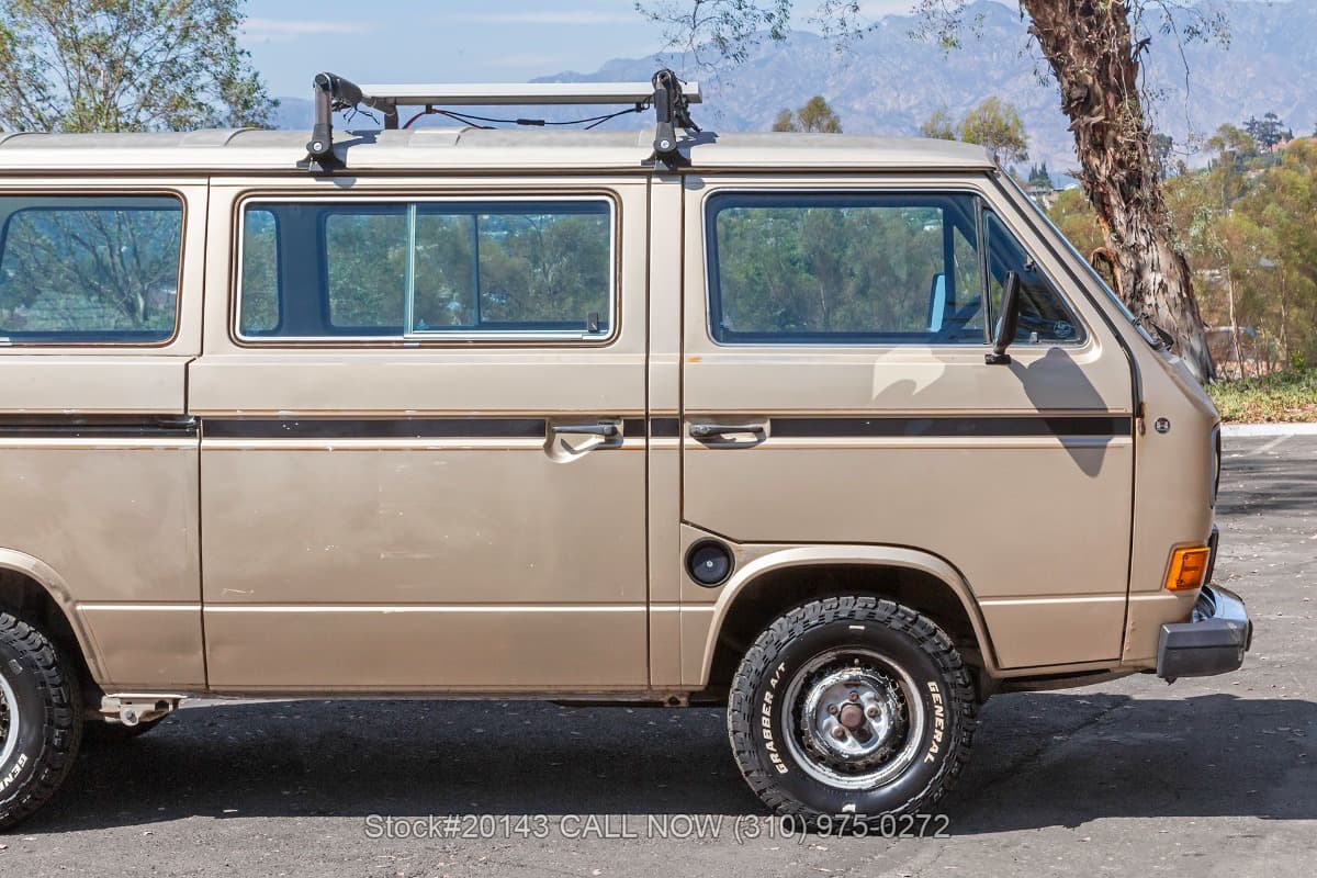 1985 Volkswagen Vanagon Bus thumbnail 8