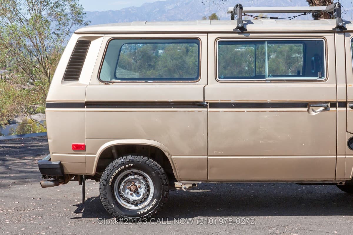 1985 Volkswagen Vanagon Bus thumbnail 9