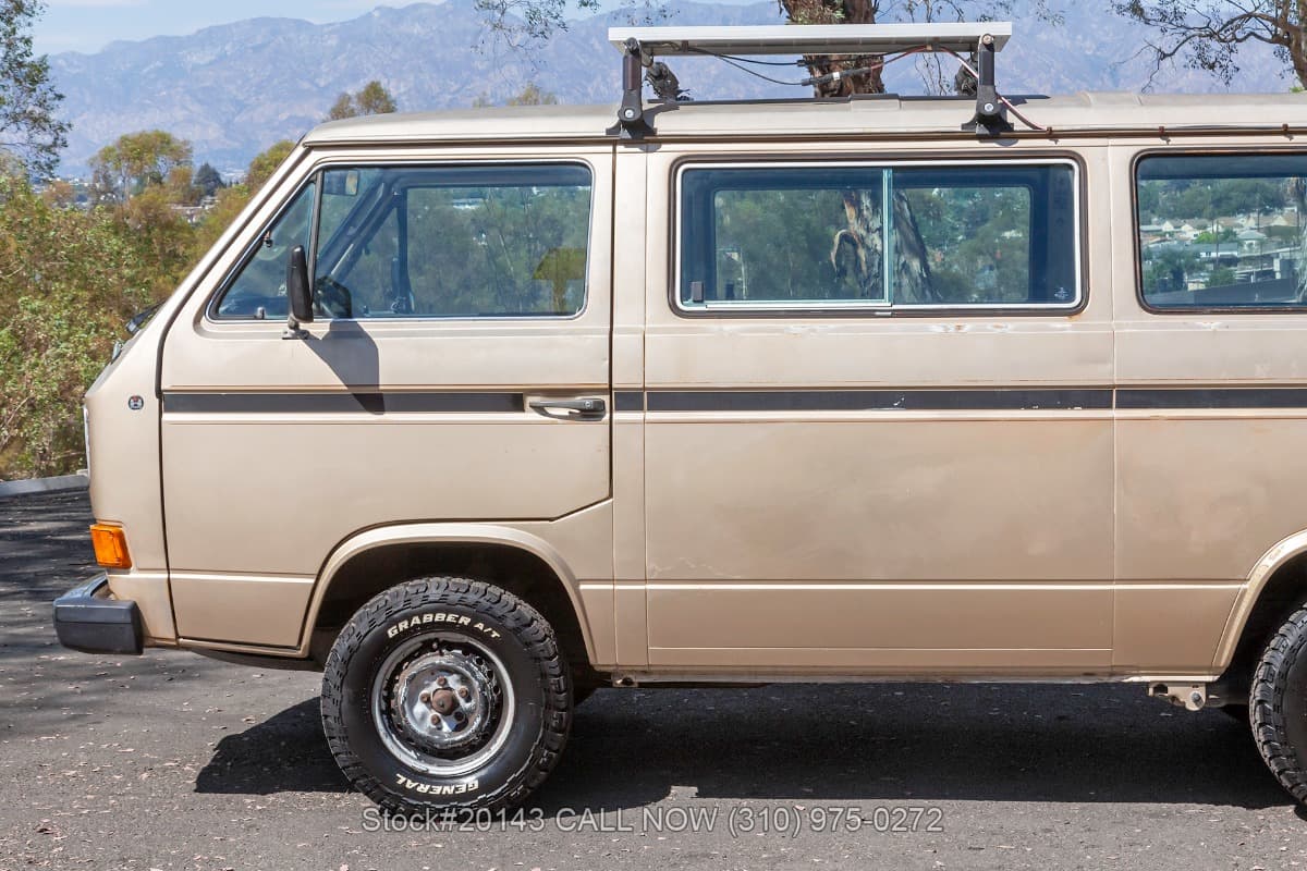 1985 Volkswagen Vanagon Bus thumbnail 10