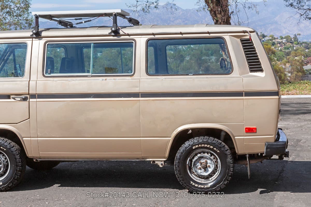 1985 Volkswagen Vanagon Bus thumbnail 11