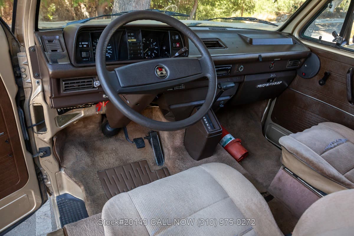 1985 Volkswagen Vanagon Bus thumbnail 13
