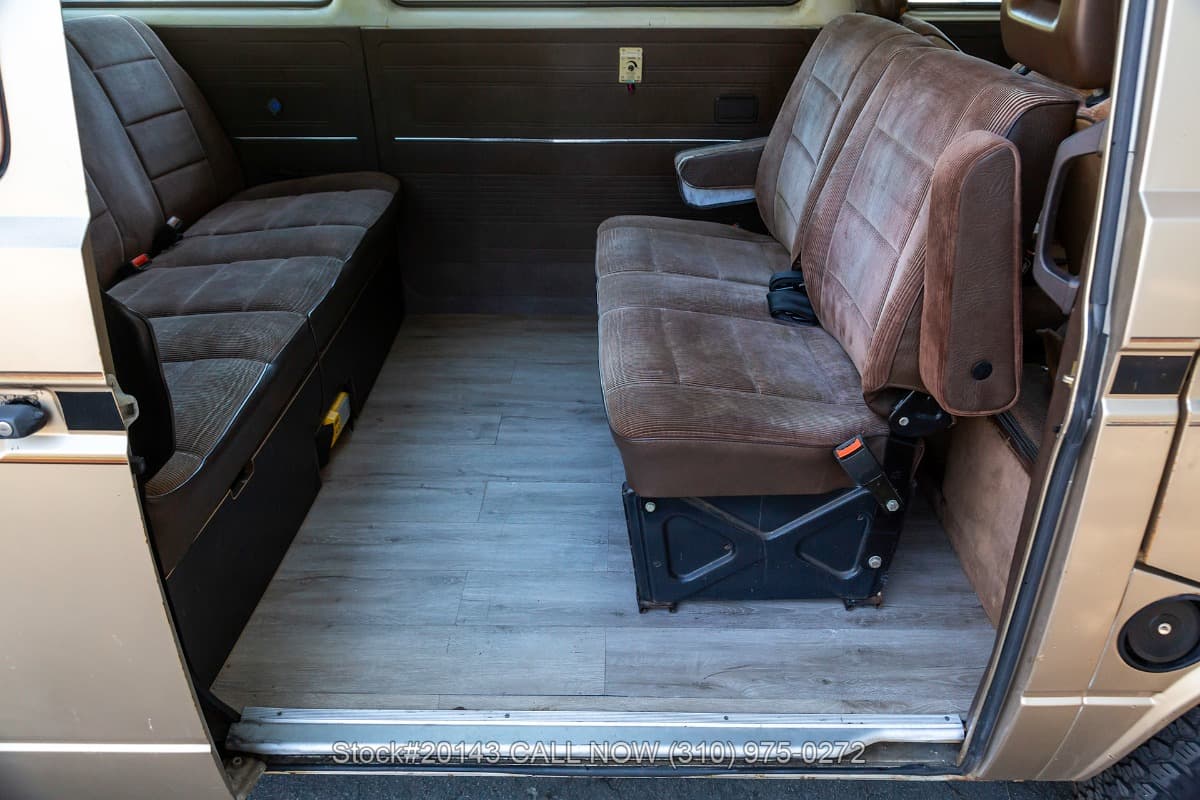 1985 Volkswagen Vanagon Bus thumbnail 18