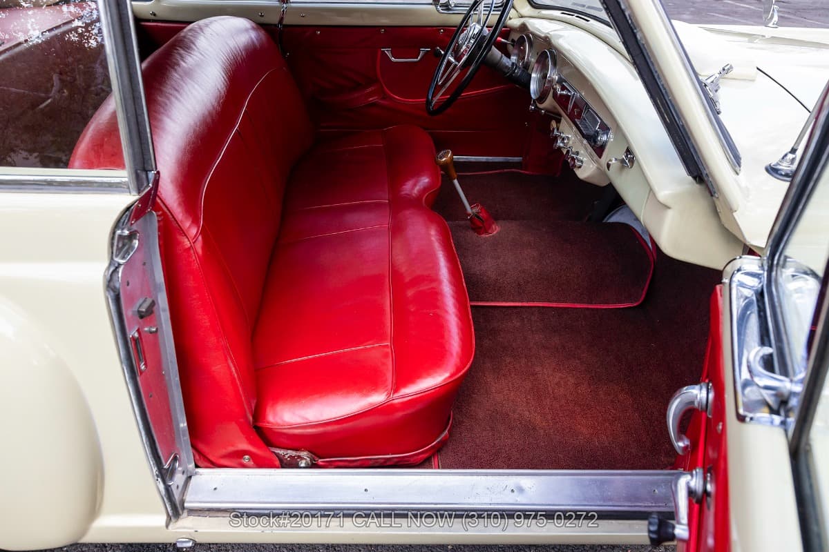 1953 Nash-Healey Le Mans Coupe thumbnail 17