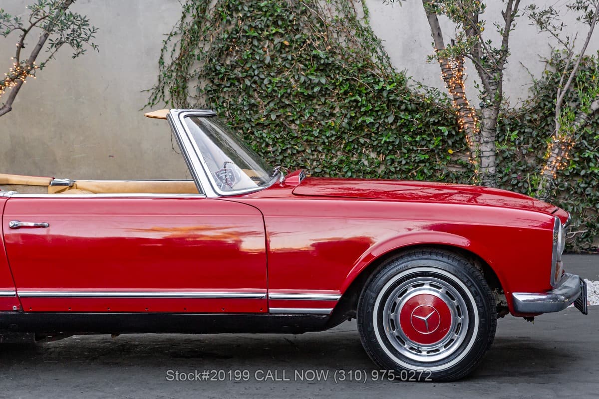 1967 Mercedes 230SL thumbnail 13