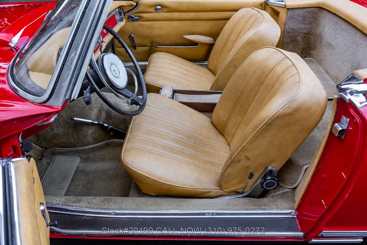 1967 Mercedes 230SL thumbnail 17