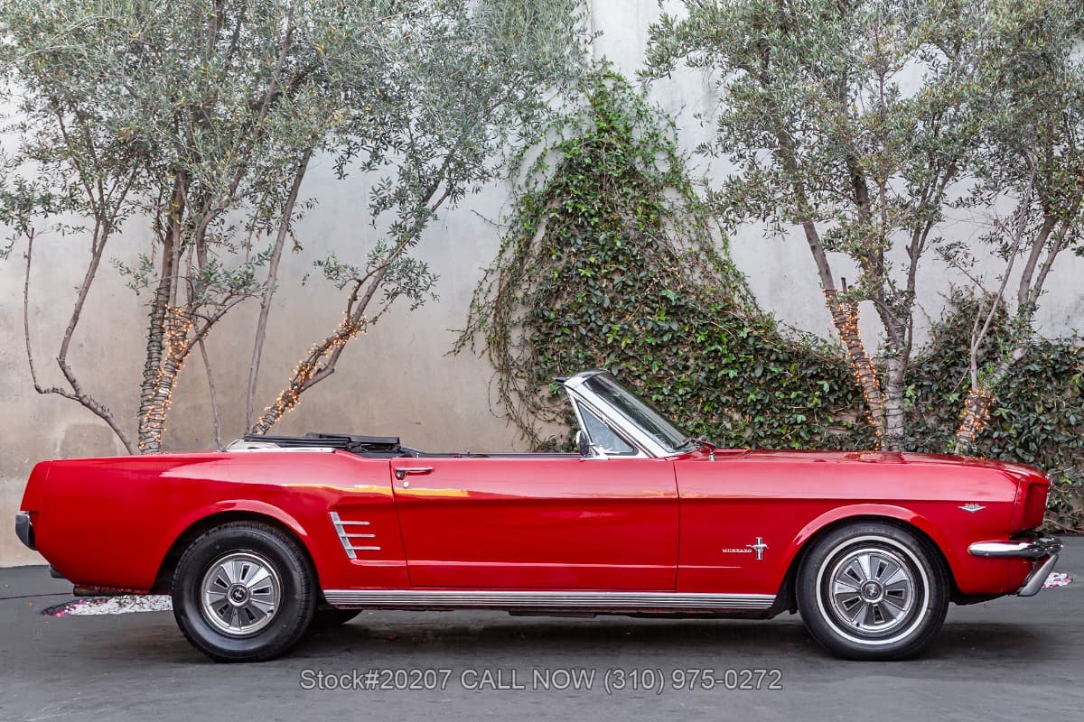 1966 Ford Mustang Convertible thumbnail 4