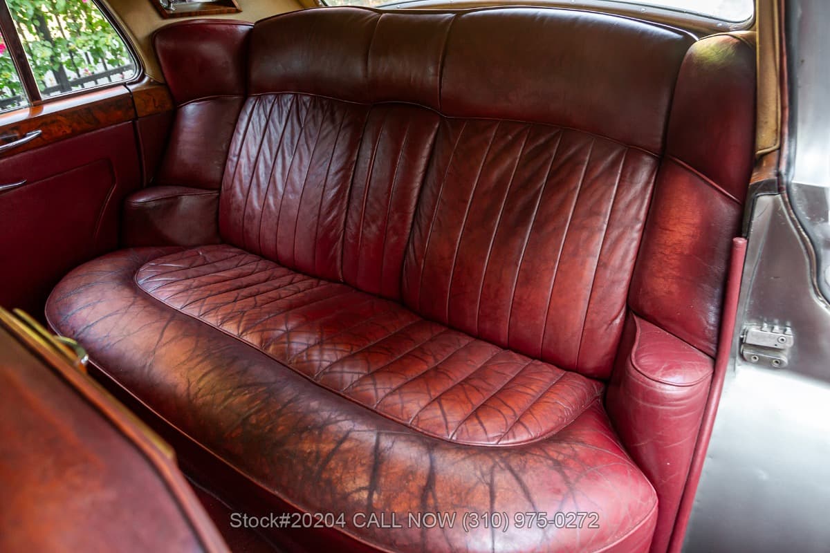 1960 Bentley S2 Saloon Right-Hand-Drive thumbnail 11