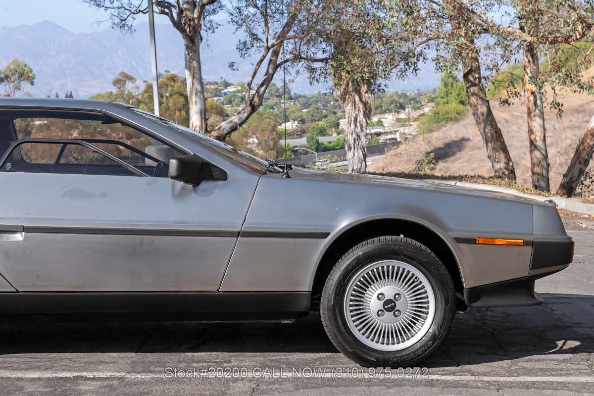 1981 DeLorean DMC-12 thumbnail 8