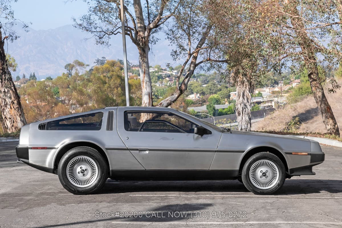 1981 DeLorean DMC-12 thumbnail 3