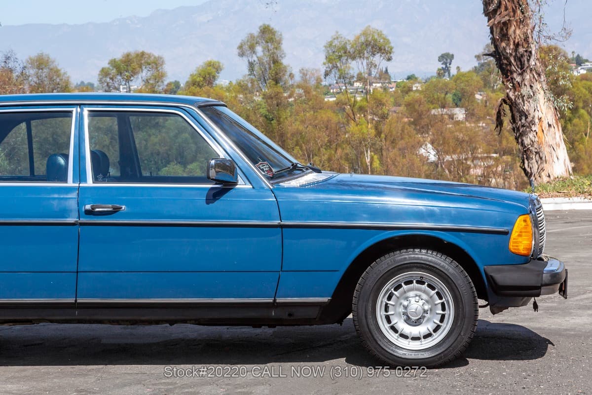 1982 Mercedes 300D Turbodiesel Sedan thumbnail 7