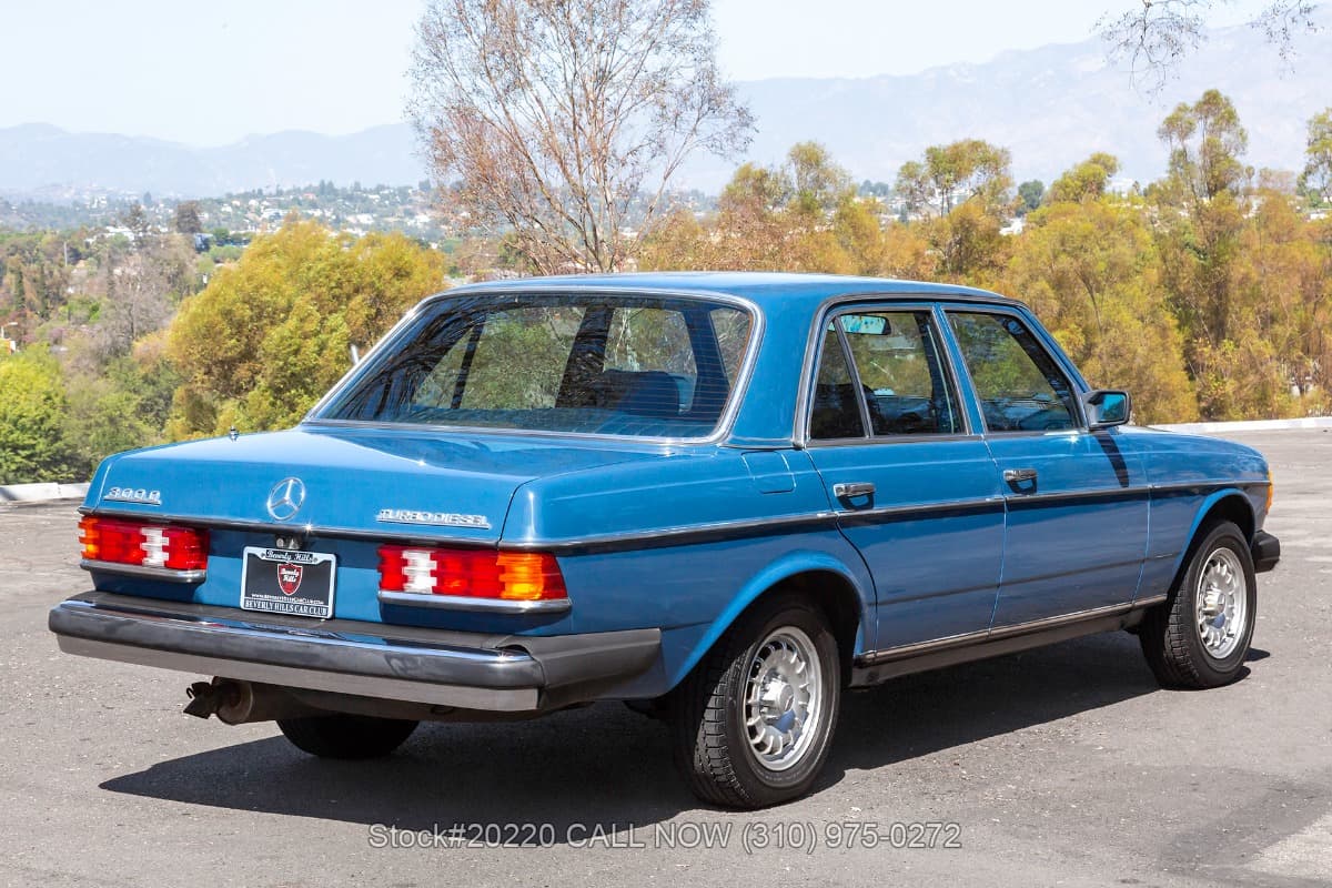 1982 Mercedes 300D Turbodiesel Sedan thumbnail 4