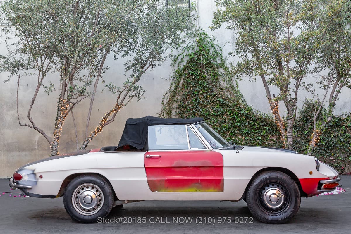 1969 Alfa Romeo 1750 Spider Veloce Series 1 Round-Tail thumbnail 7