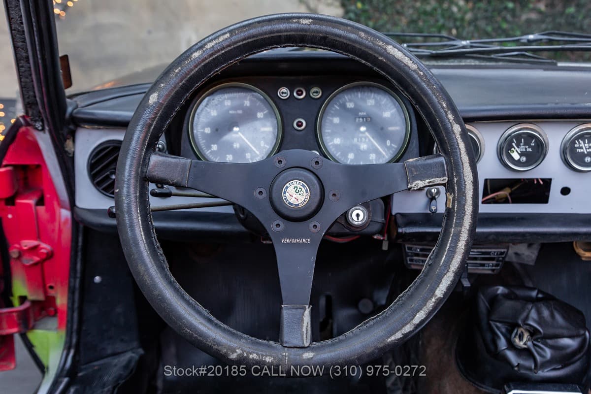 1969 Alfa Romeo 1750 Spider Veloce Series 1 Round-Tail thumbnail 16