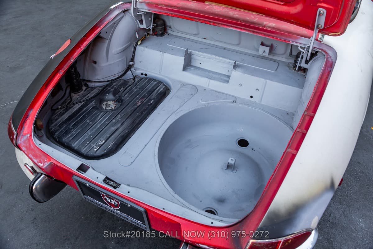 1969 Alfa Romeo 1750 Spider Veloce Series 1 Round-Tail thumbnail 22