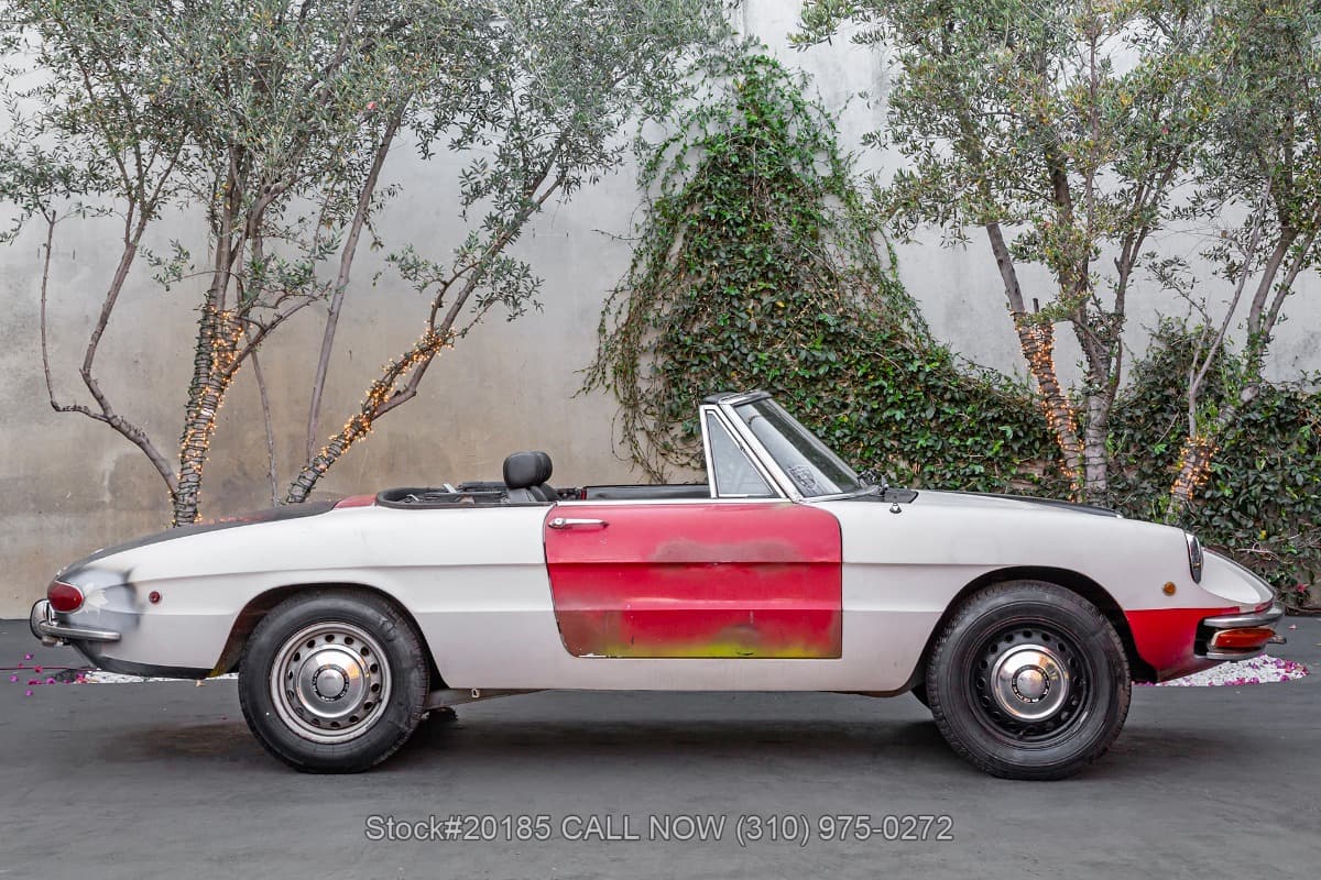 1969 Alfa Romeo 1750 Spider Veloce Series 1 Round-Tail thumbnail 3