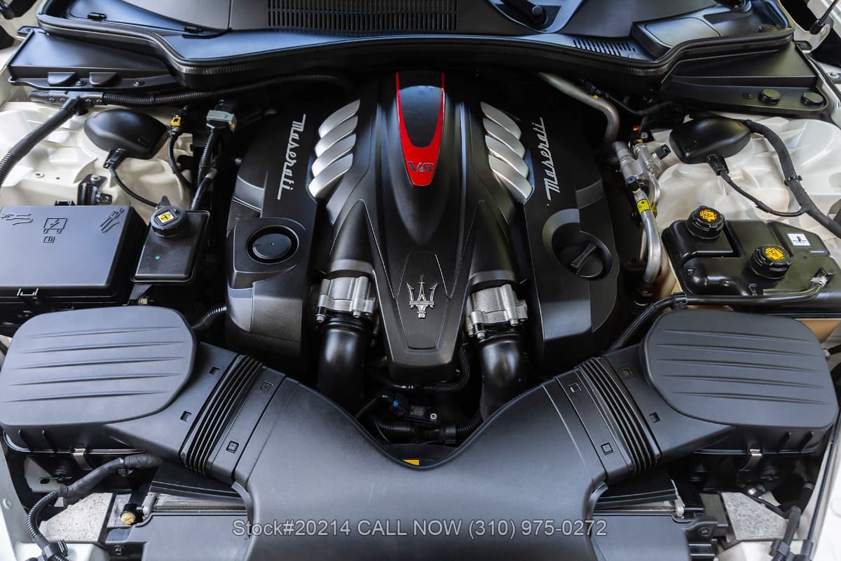 2015 Maserati Quattroporte GTS thumbnail 23