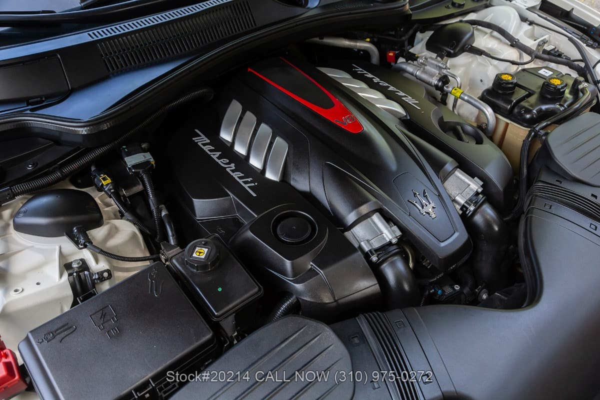 2015 Maserati Quattroporte GTS thumbnail 24
