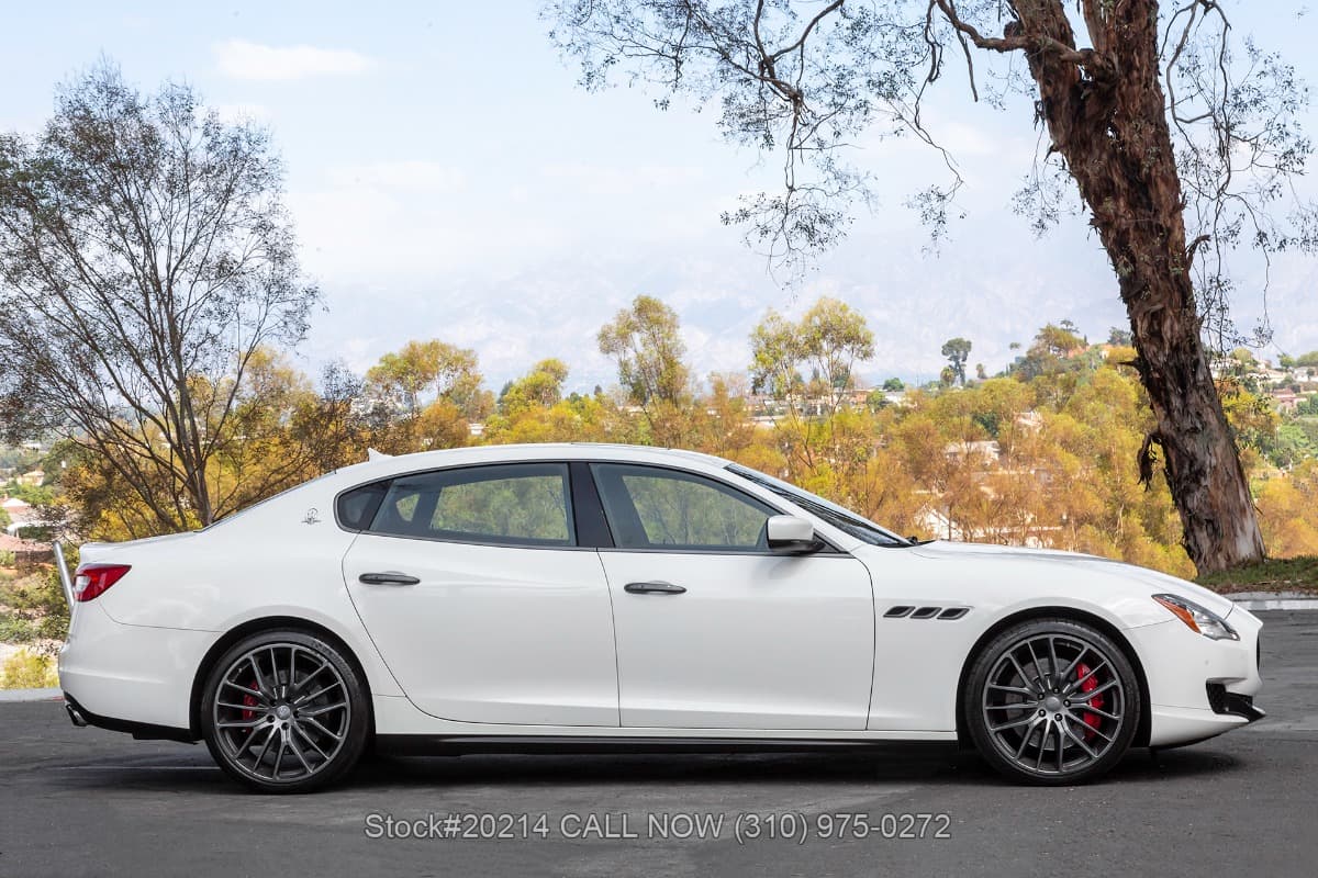 2015 Maserati Quattroporte GTS thumbnail 3