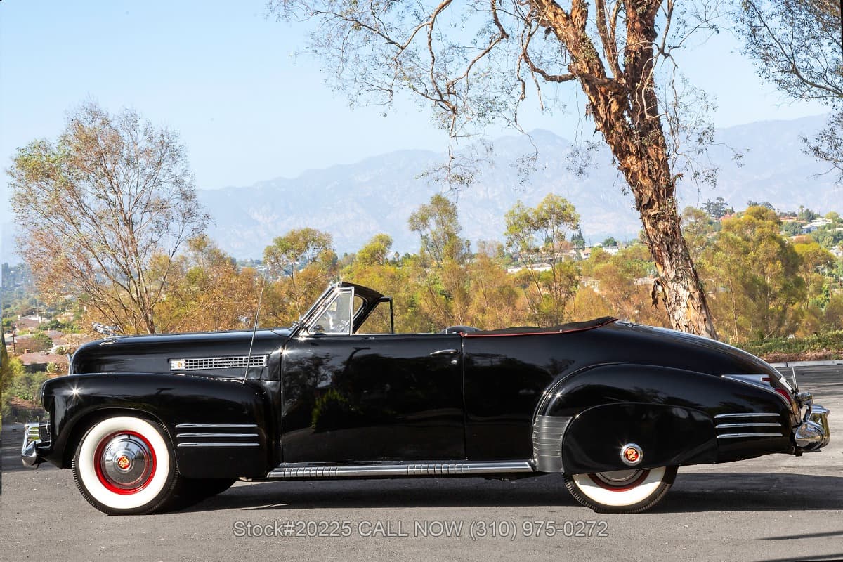 1941 Cadillac Series 62 Deluxe  Convertible Coupe thumbnail 12