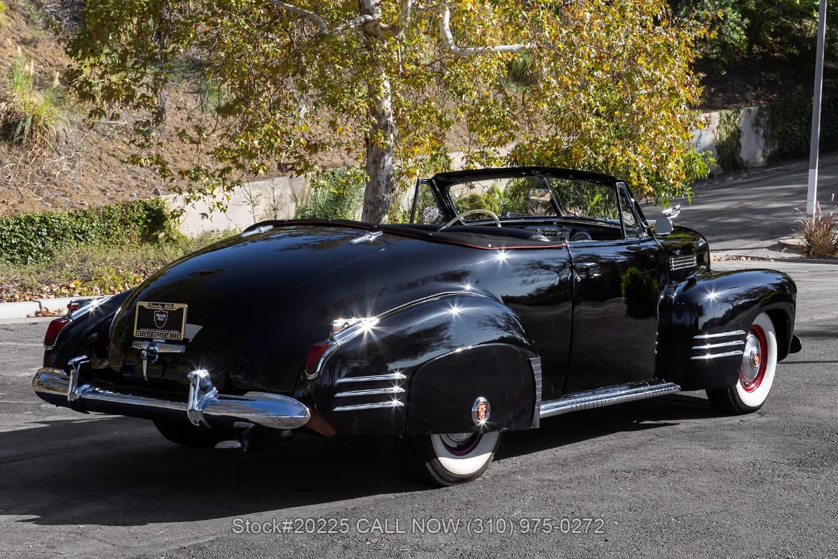 1941 Cadillac Series 62 Deluxe  Convertible Coupe thumbnail 4