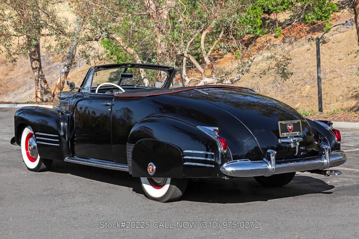 1941 Cadillac Series 62 Deluxe  Convertible Coupe thumbnail 5
