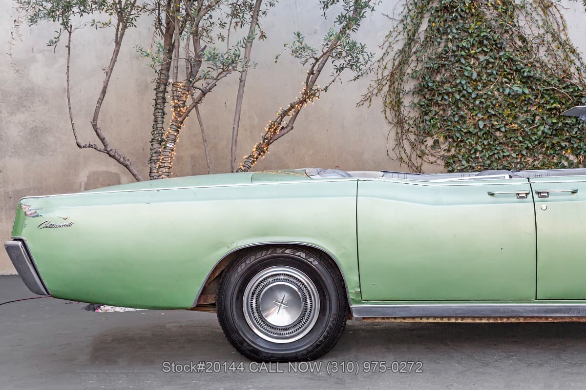 1967 Lincoln Continental Convertible thumbnail 12