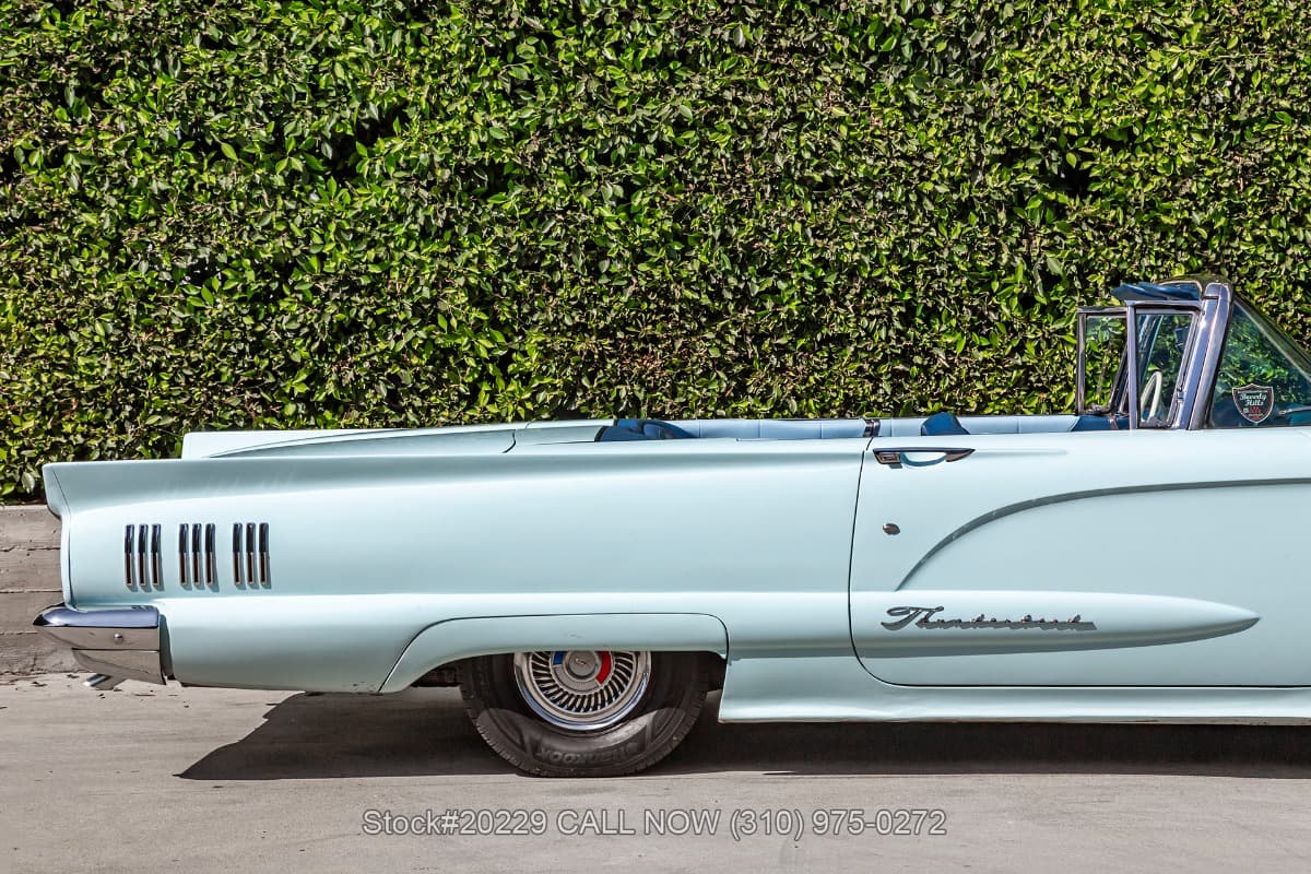 1960 Ford Thunderbird Convertible thumbnail 9
