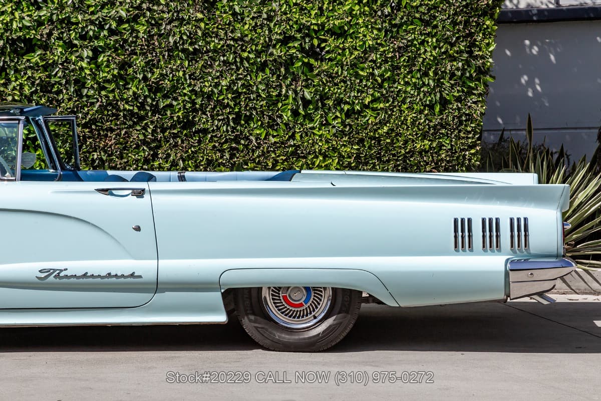 1960 Ford Thunderbird Convertible thumbnail 11