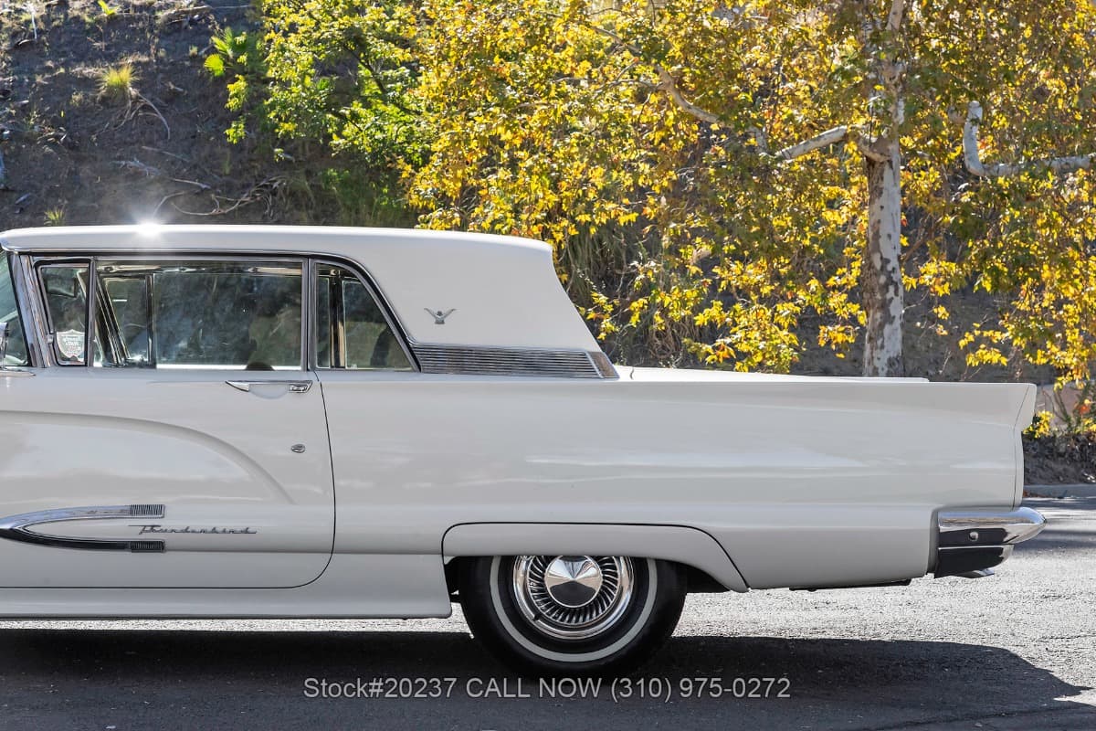 1959 Ford Thunderbird Hardtop Coupe thumbnail 13