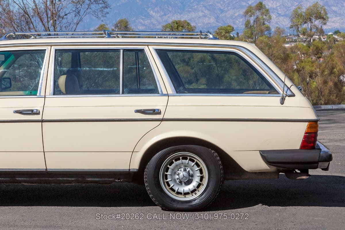 1982 Mercedes 300TD Turbodiesel Station Wagon thumbnail 11