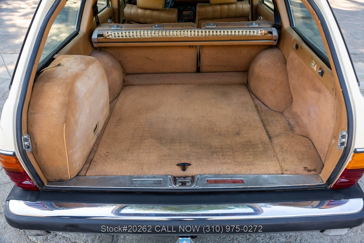 1982 Mercedes 300TD Turbodiesel Station Wagon thumbnail 21
