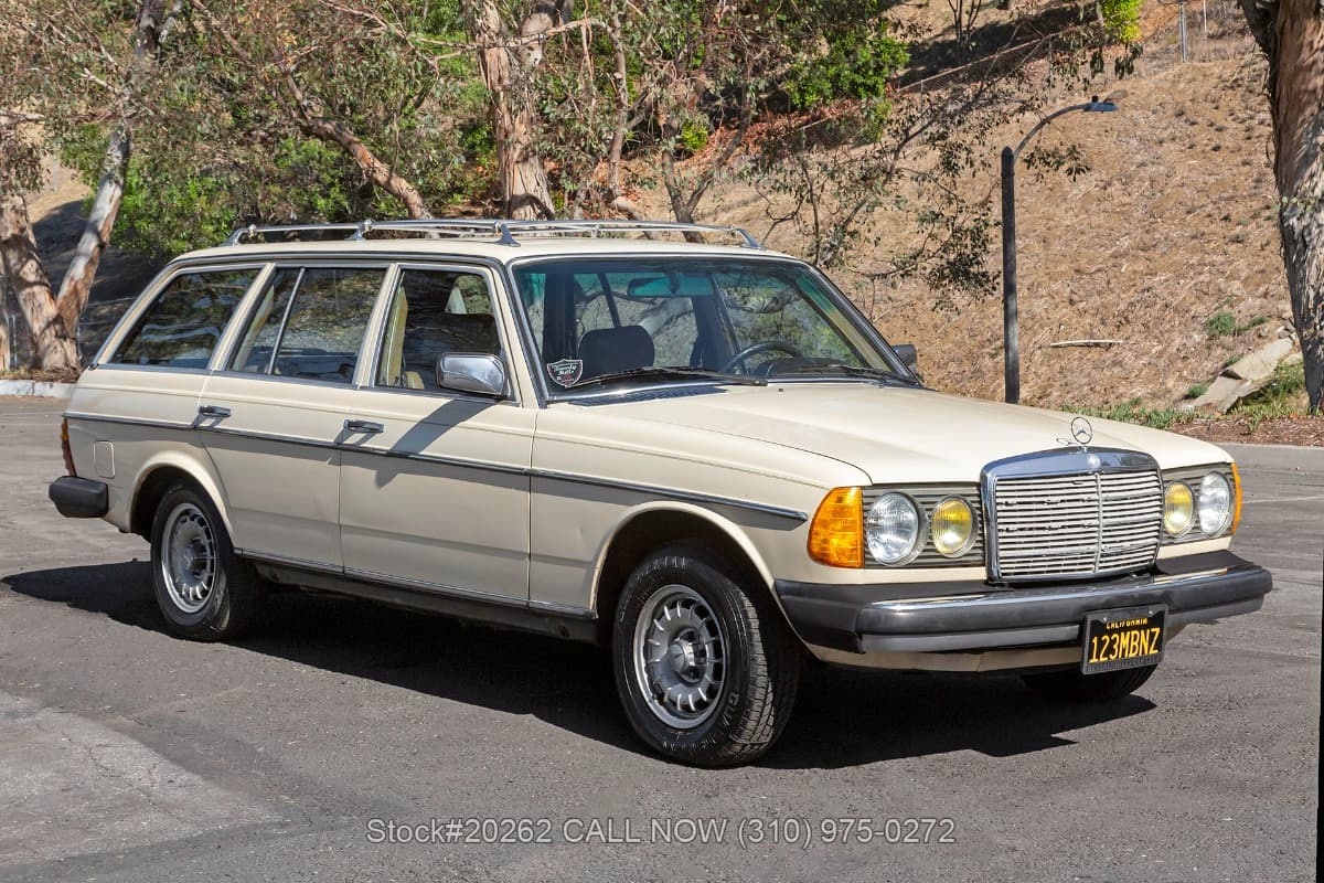 1982 Mercedes 300TD Turbodiesel Station Wagon thumbnail 3