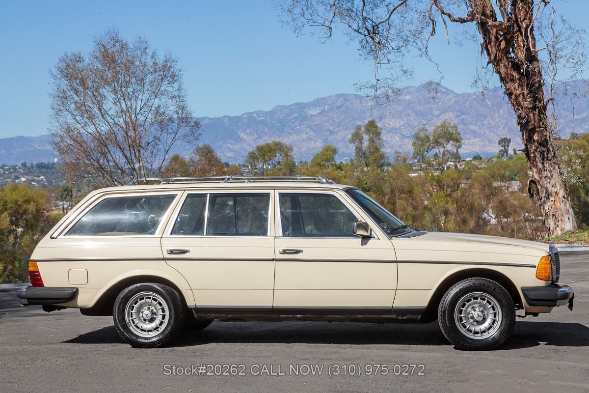1982 Mercedes 300TD Turbodiesel Station Wagon thumbnail 4