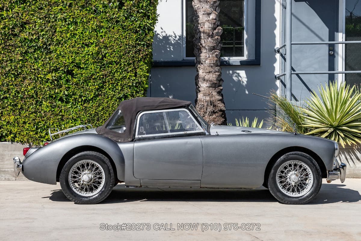 1957 MG MGA Roadster thumbnail 8