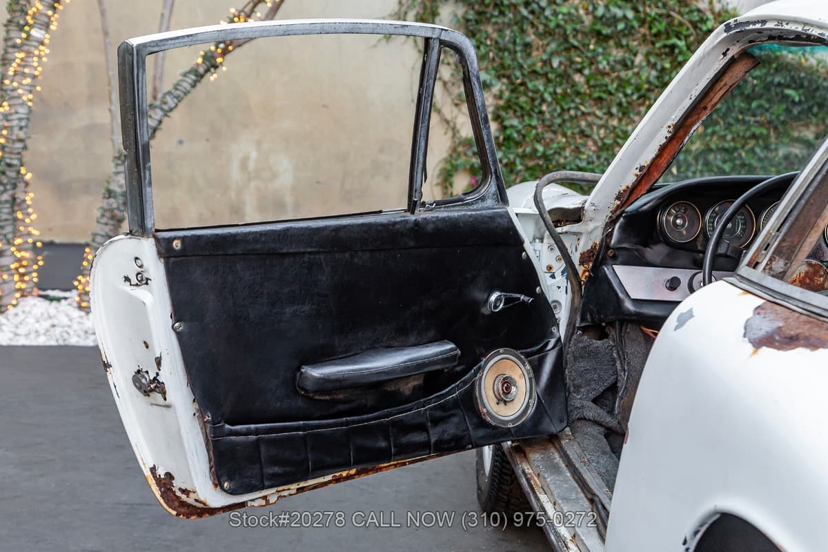 1967 Porsche 911 Coupe Short-Wheelbase (SWB) thumbnail 14