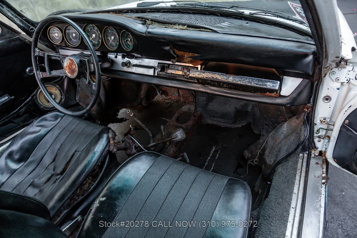 1967 Porsche 911 Coupe Short-Wheelbase (SWB) thumbnail 21
