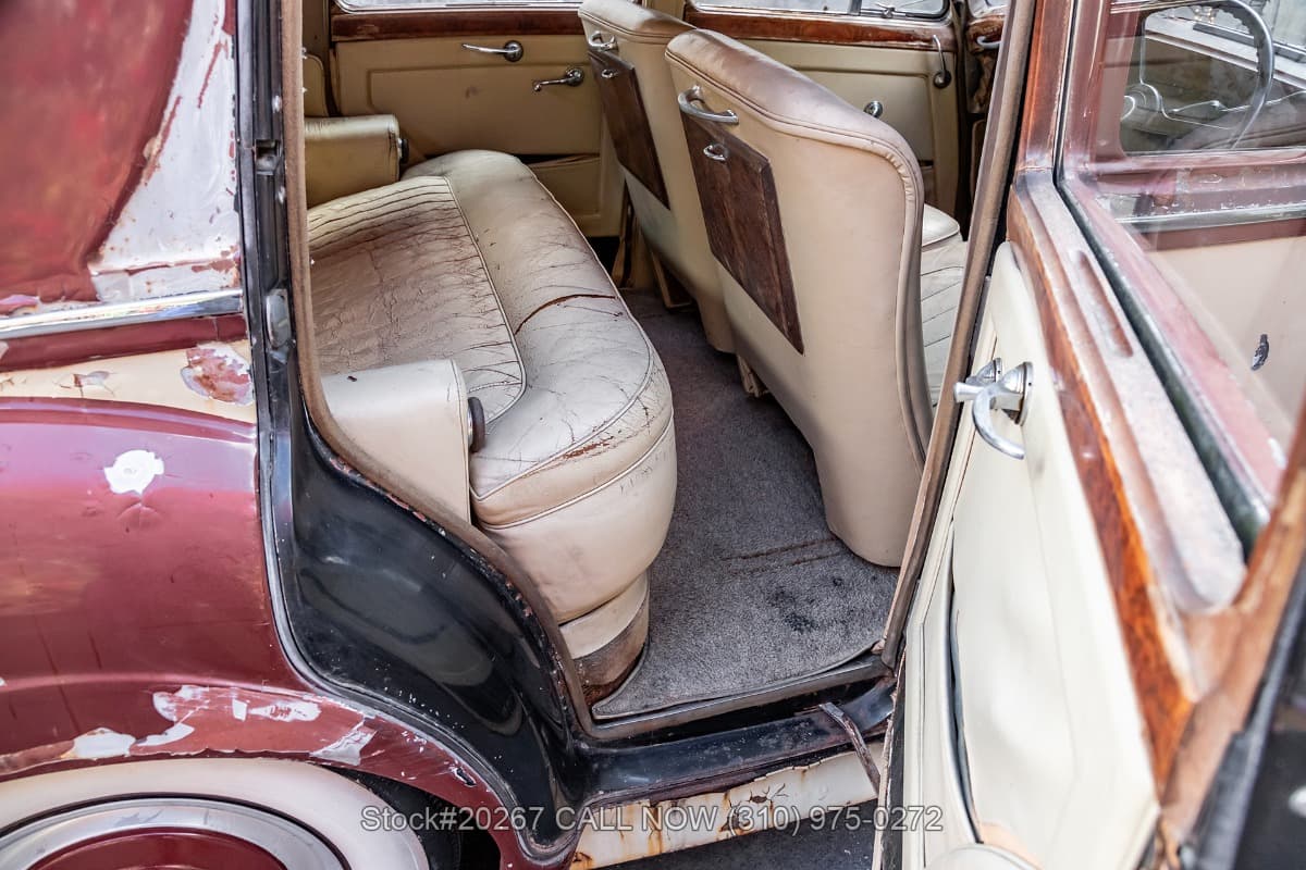 1954 Bentley R-Type Saloon thumbnail 15