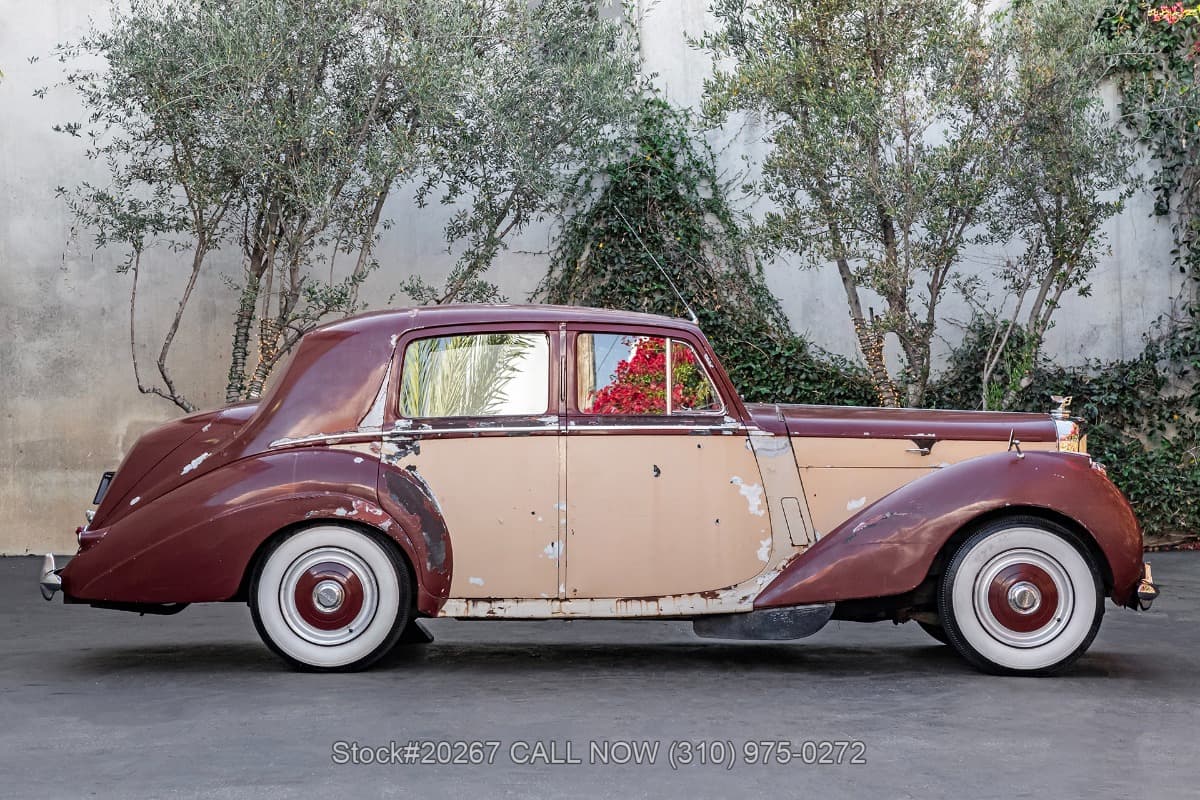 1954 Bentley R-Type Saloon thumbnail 3